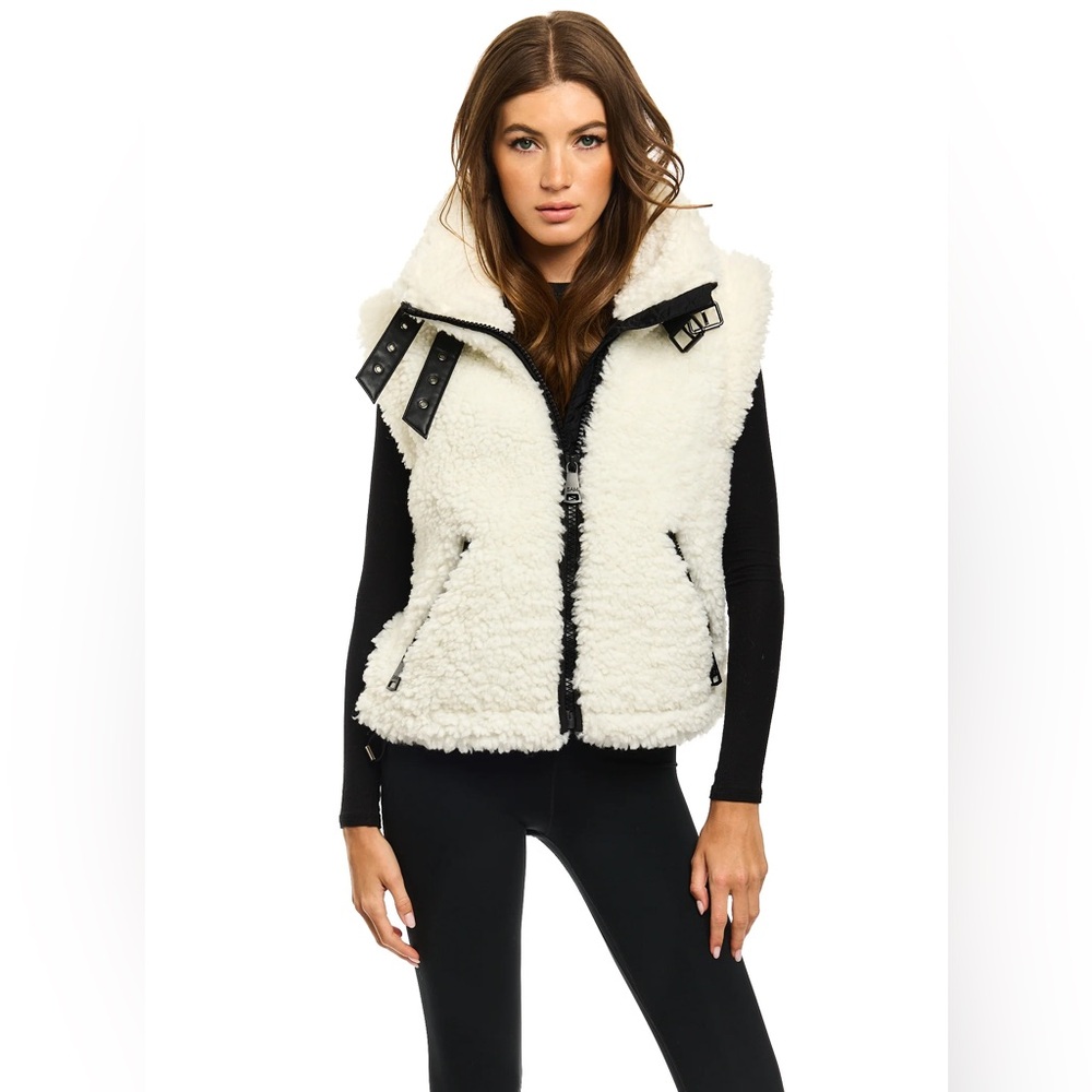 SAM Sherpa Vest in White - Picture 3 of 9